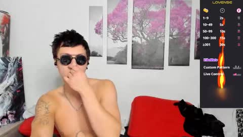 Alex WandHot online show from 10.15.25