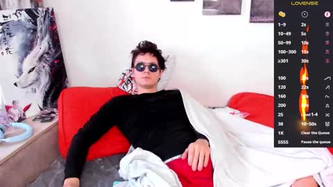 Alex WandHot online show from 10.26.25