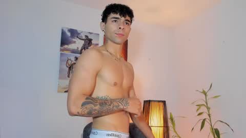 Snapshot of alex_zt7 chatting on 05.14.26 x online show from 05.14.26