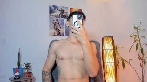 Snapshot of alex_zt7 chatting on 05.24.26 x online show from 05.24.26