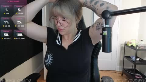 Snapshot of alexa_dream chatting on 06.04.26 dont be afraid to click social media link its working just click on that online show from 06.04.26
