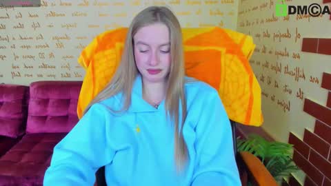 Snapshot of alexa_glory chatting on 10.17.25 Alexa online show from 10.17.25