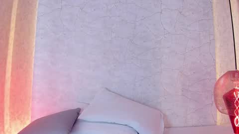 Alexa Millers online show from 02.18.26