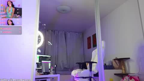 Snapshot of alexaaimee chatting on 12.21.24 Alexa online show from 12.21.24