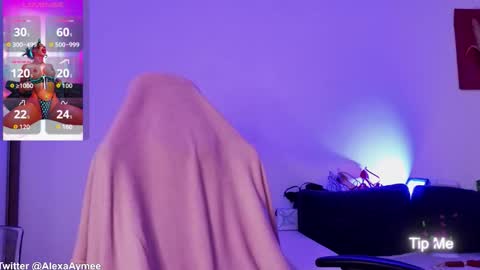 Snapshot of alexaaimee chatting on 10.18.25 Alexa online show from 10.18.25