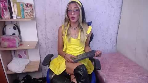 alexaavandercloude online show from 03.24.26