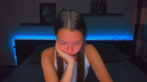 Snapshot of alexabarkley chatting on 06.17.26 angel online show from 06.17.26