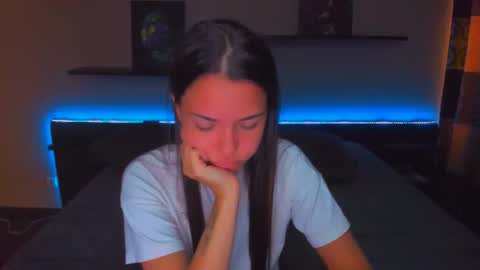 Snapshot of alexabarkley chatting on 06.26.26 angel online show from 06.26.26