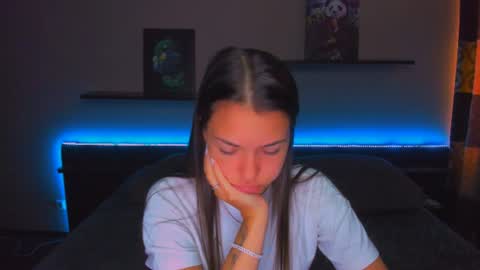 Snapshot of alexabarkley chatting on 07.02.26 angel online show from 07.02.26