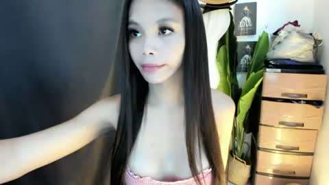 Snapshot of alexaloove chatting on 06.18.26 alexa online show from 06.18.26