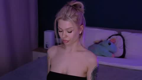 Alexa Mason online show from 02.20.25