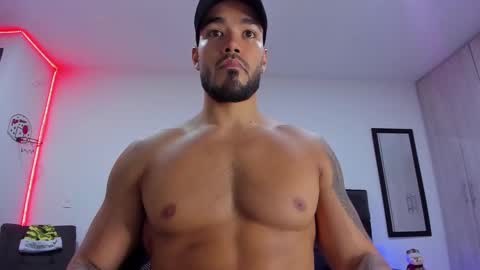 Onlyfansalexmartinezwb  Instagram alexwbmartinez  Twitter martinezcb937 online show from 12.24.24