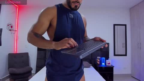 Onlyfansalexmartinezwb  Instagram alexwbmartinez  Twitter martinezcb937 online show from 01.25.25