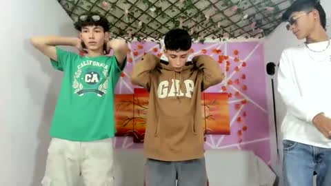 chicos hot online show from 02.13.25