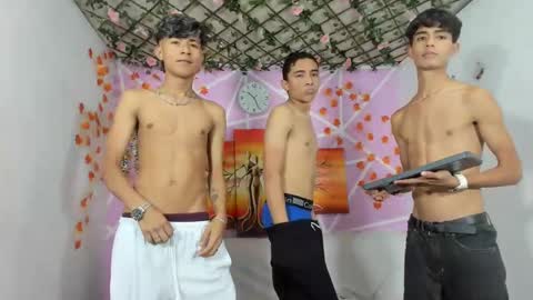 chicos hot online show from 02.24.25