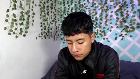 chicos hot online show from 09.15.25