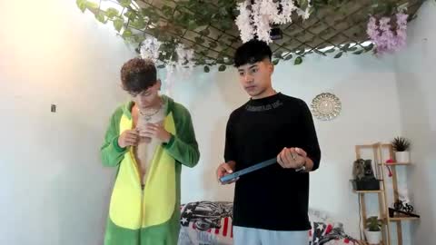 chicos hot online show from 10.26.25