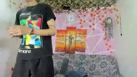 chicos hot online show from 12.15.25