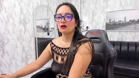 Alexandra Milff  online show from 10.20.25