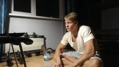 Snapshot of alexandrmarvel chatting on 10.08.25 SportStranger online show from 10.08.25