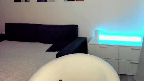 Snapshot of alexarti chatting on 01.18.26 Alex online show from 01.18.26