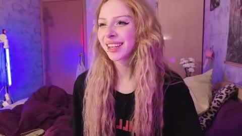 Snapshot of alexbellis chatting on 02.06.26 alexbellis online show from 02.06.26