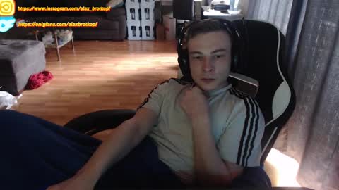 Snapshot of alexbrotkopf chatting on 09.18.25 Alex online show from 09.18.25