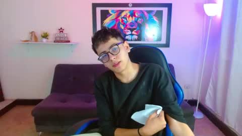 Snapshot of alexcum_18 chatting on 06.17.26 alex online show from 06.17.26