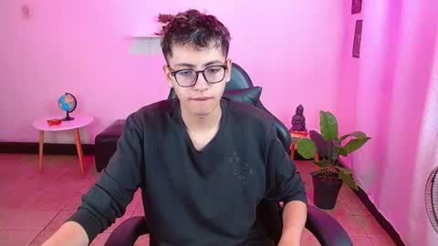Snapshot of alexcum_18 chatting on 06.18.26 alex online show from 06.18.26