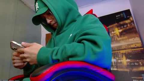 Snapshot of alexgiraldo__ chatting on 05.19.26 alexgiraldo__ online show from 05.19.26