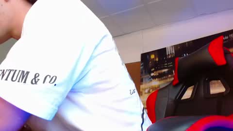 Snapshot of alexgiraldo__ chatting on 06.23.26 alexgiraldo__ online show from 06.23.26