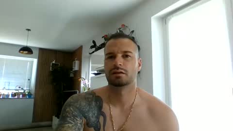 Snapshot of alexgrandi2024 chatting on 05.25.26 rey ale84 online show from 05.25.26