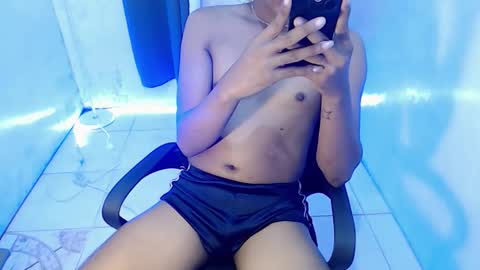 Snapshot of alexgrayanx chatting on 09.15.25 alexgrayanx online show from 09.15.25