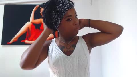 Snapshot of alexia_sinclaire24 chatting on 09.14.25 alexia_sinclaire24 online show from 09.14.25