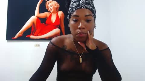 Snapshot of alexia_sinclaire24 chatting on 10.01.25 alexia_sinclaire24 online show from 10.01.25