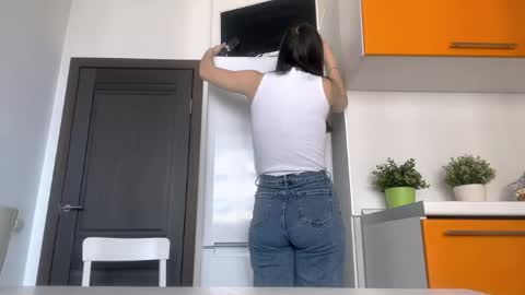 Snapshot of alexiaficke chatting on 04.11.26 Emila online show from 04.11.26