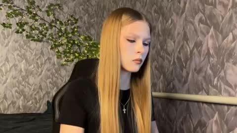 Snapshot of alexialunaris chatting on 04.30.26 Alexia online show from 04.30.26