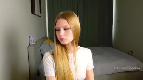 Snapshot of alexialunaris chatting on 05.13.26 Alexia online show from 05.13.26