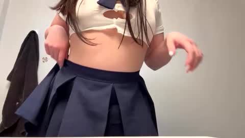 alexislove8 online show from 12.14.25