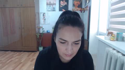 Snapshot of alexismillers chatting on 09.24.25 AlexisMillers online show from 09.24.25