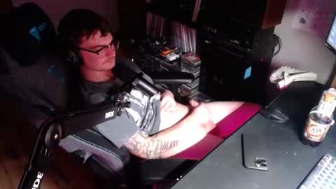 Snapshot of alexlong20 chatting on 11.19.25 alexlong20 online show from 11.19.25