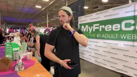 Snapshot of alexmanndickerson chatting on 12.06.24 Alex Mann online show from 12.06.24