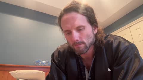 Snapshot of alexmanndickerson chatting on 12.24.24 Alex Mann online show from 12.24.24