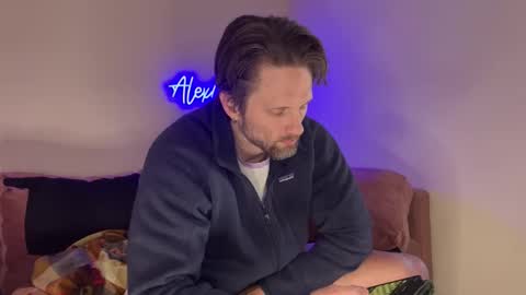 Snapshot of alexmanndickerson chatting on 11.08.25 Alex Mann online show from 11.08.25
