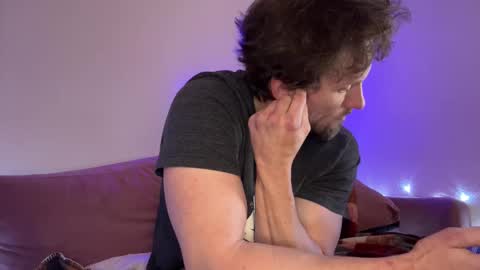 Snapshot of alexmanndickerson chatting on 11.09.25 Alex Mann online show from 11.09.25