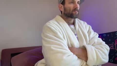 Snapshot of alexmanndickerson chatting on 12.16.25 Alex Mann online show from 12.16.25