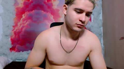 Snapshot of alexpierss chatting on 11.18.25 Alex online show from 11.18.25