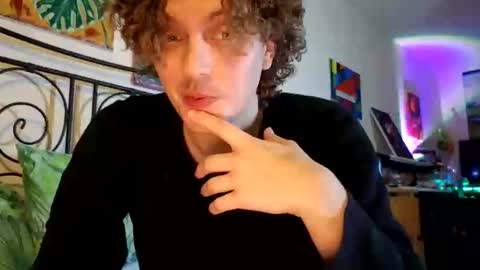 Snapshot of alexrhodesxxx chatting on 01.05.25 Alex online show from 01.05.25