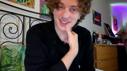 Snapshot of alexrhodesxxx chatting on 01.08.25 Alex online show from 01.08.25