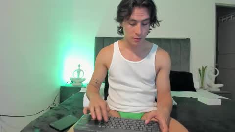 Alexxander Hall online show from 09.23.25